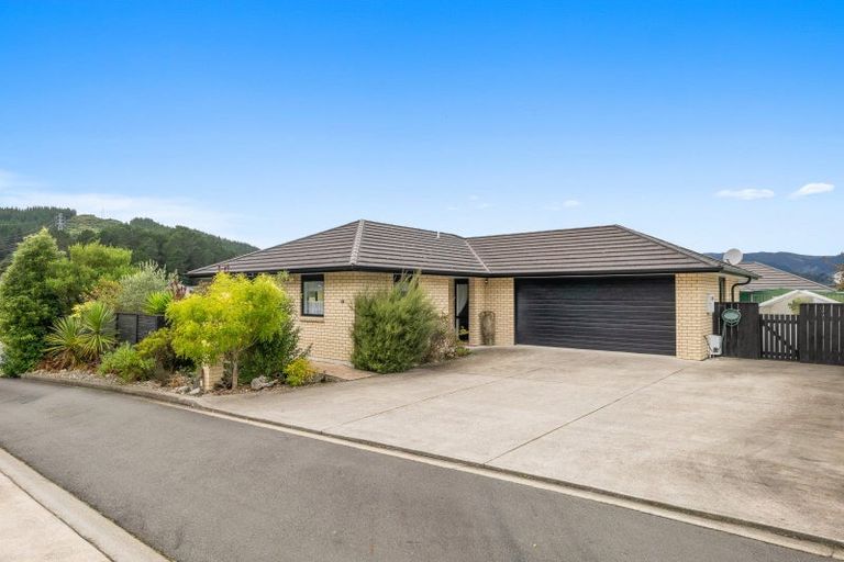 Photo of property in 85 Riverstone Drive, Riverstone Terraces, Upper Hutt, 5018