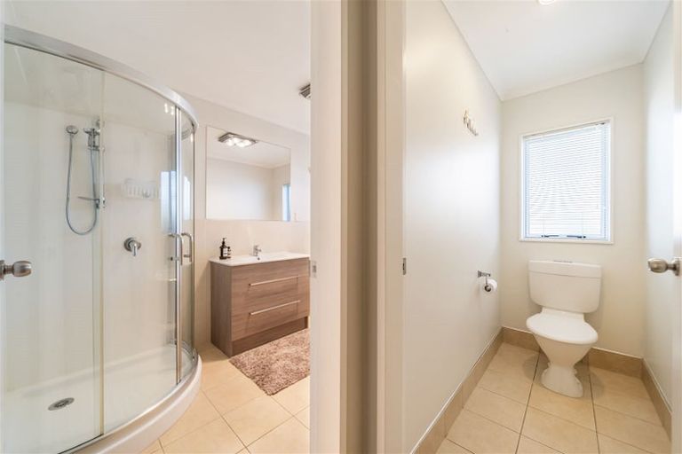 Photo of property in 5 Frankie Stevens Place, Riverstone Terraces, Upper Hutt, 5018