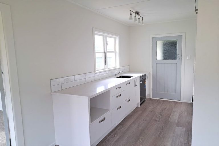 Photo of property in 152 Wainuiomata Road, Wainuiomata, Lower Hutt, 5014