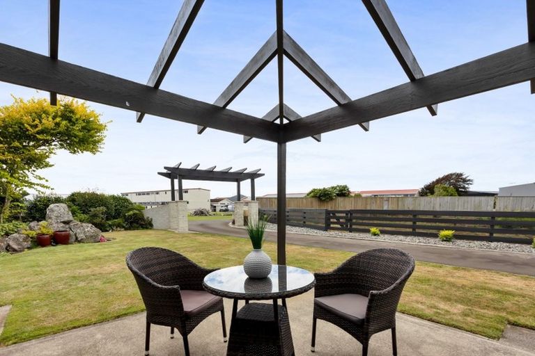 Photo of property in 22 Princess Street, Waitara, 4320