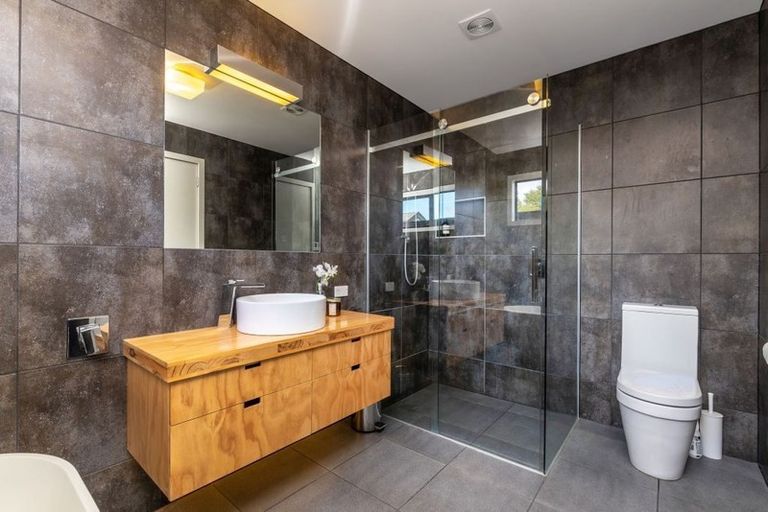 Photo of property in 69a Beachville Road, Redcliffs, Christchurch, 8081