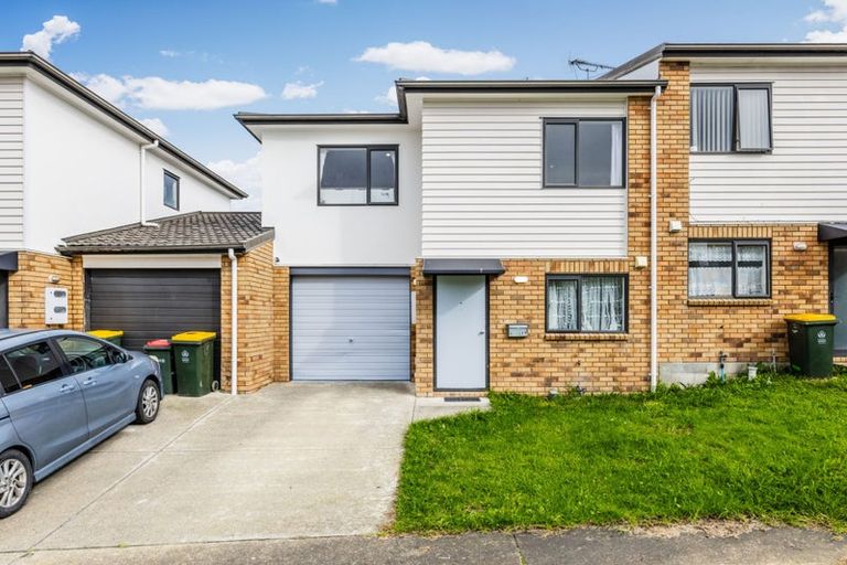 Photo of property in 11 Battlen Place, Manurewa, Auckland, 2105