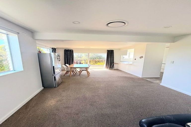 Photo of property in 79 Black Rock Road, Newlands, Wellington, 6037