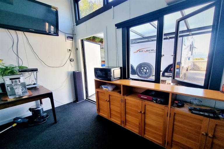 Photo of property in 37a Wairau Road, Picton, 7220