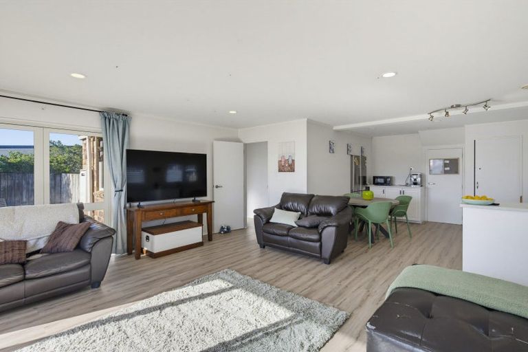 Photo of property in 11 Rodney Avenue, Te Horo Beach, Otaki, 5581