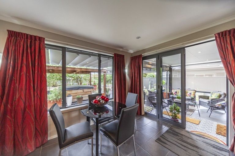 Photo of property in 6 Waitaha Place, Clive, 4102