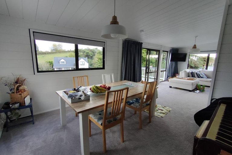 Photo of property in 71 Heta Road, Highlands Park, New Plymouth, 4312