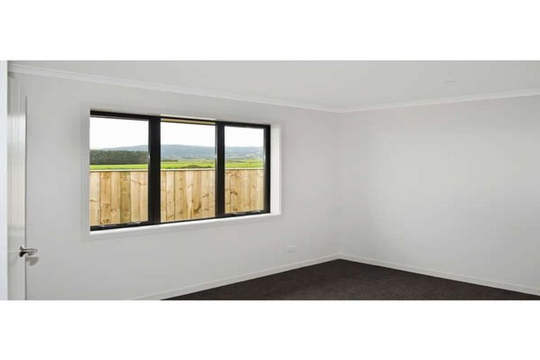 Photo of property in 14 Gibraltar Way, Fitzherbert, Palmerston North, 4410