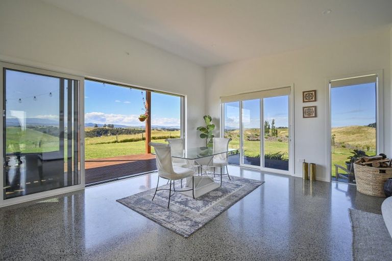 Photo of property in 2658 Taihape Road, Sherenden, Hastings, 4179