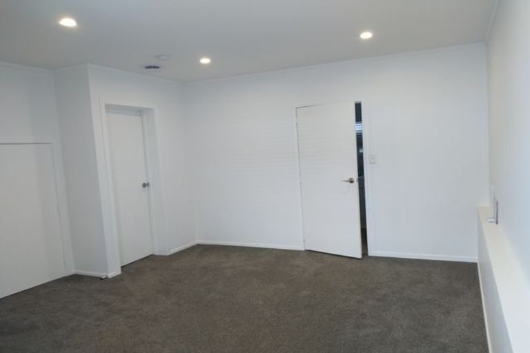 Photo of property in 662 Beach Road, Browns Bay, Auckland, 0630