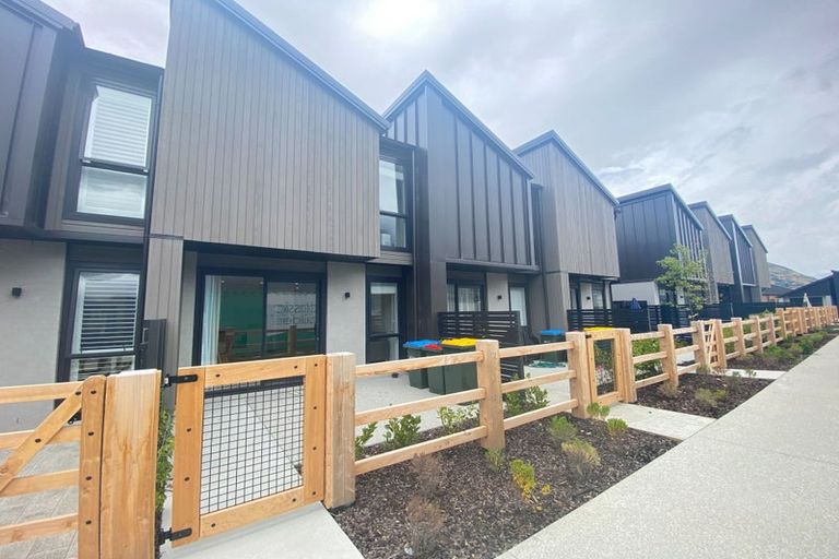 Photo of property in 6 Mcgibbon Lane, Jacks Point, 9371