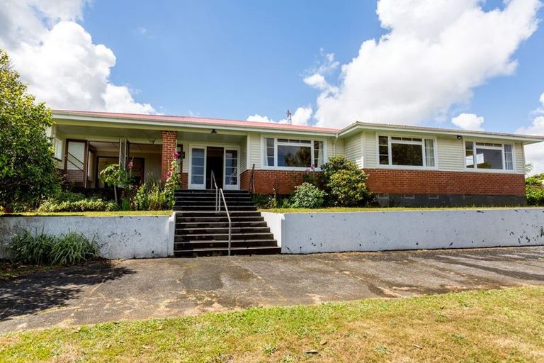 Photo of property in 90 Oxford Road, Okato, 4335