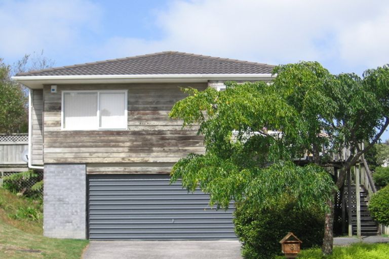 Photo of property in 3 Manu Place, Pinehill, Auckland, 0632