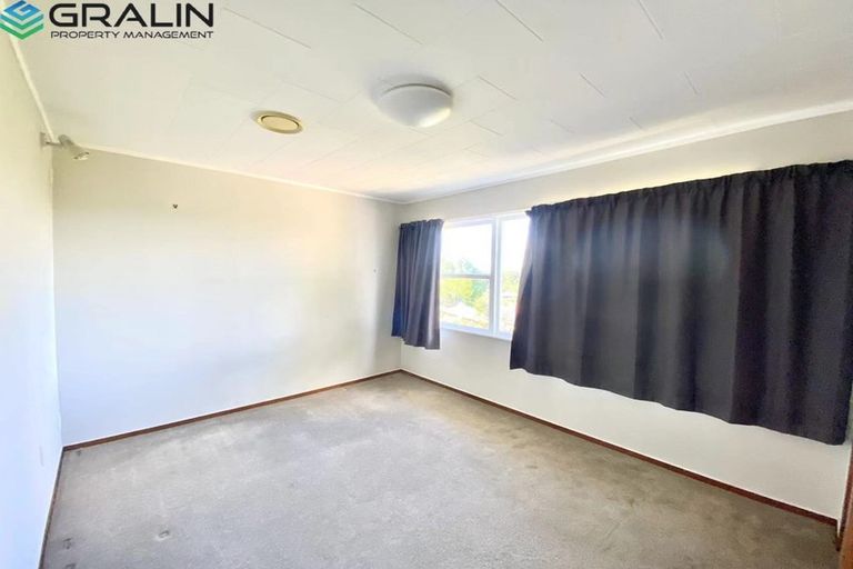 Photo of property in 11 Dundas Place, Henderson, Auckland, 0612
