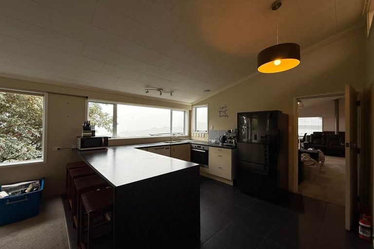 Photo of property in 4 Peach Tree Grove, Maungaraki, Lower Hutt, 5010