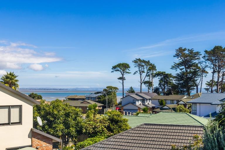 Photo of property in 9 Samara Place, Clendon Park, Auckland, 2103