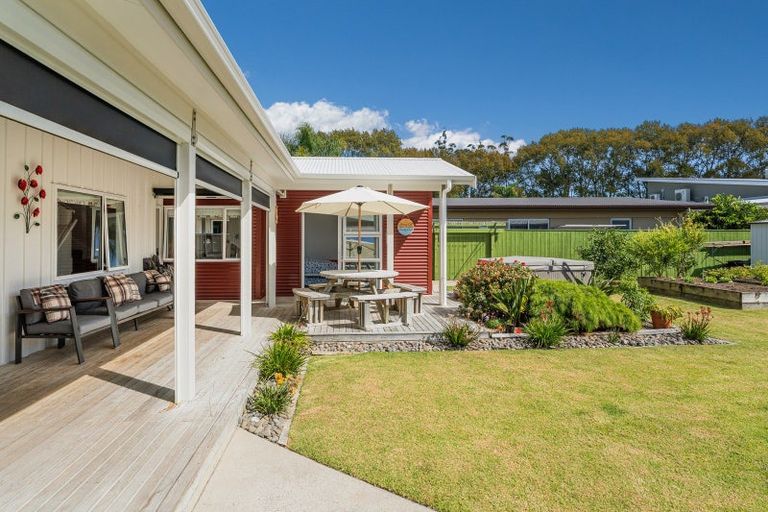 Photo of property in 24 Wells Place, Whitianga, 3510
