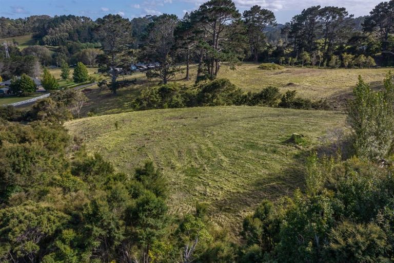 Photo of property in 15 Elmore Road, Paremoremo, Auckland, 0793