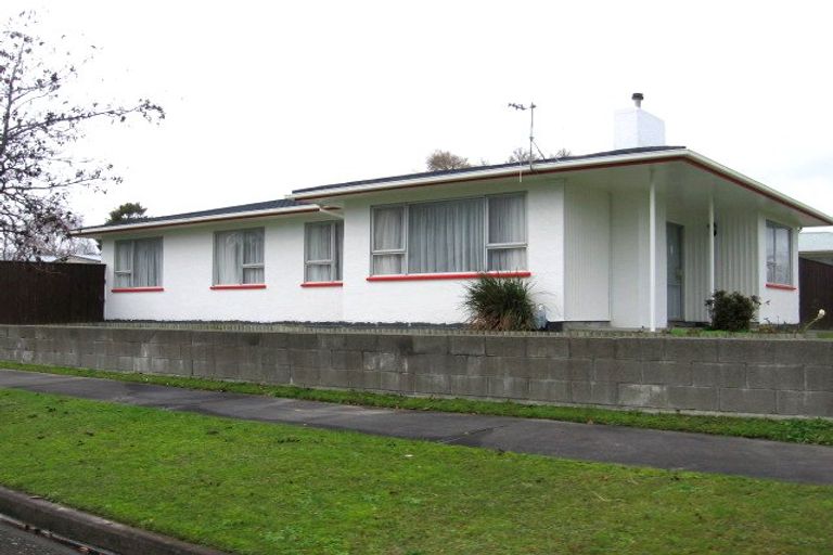 Photo of property in 24 Motuoapa Place, Kelvin Grove, Palmerston North, 4414