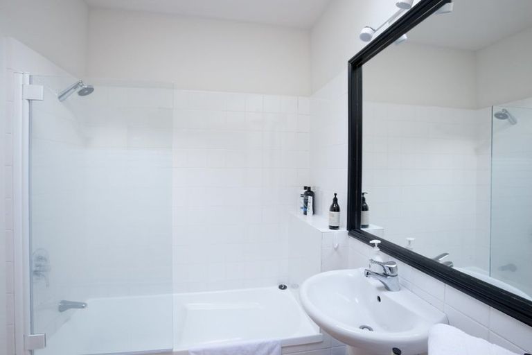 Photo of property in 4 Glenbervie Terrace, Thorndon, Wellington, 6011