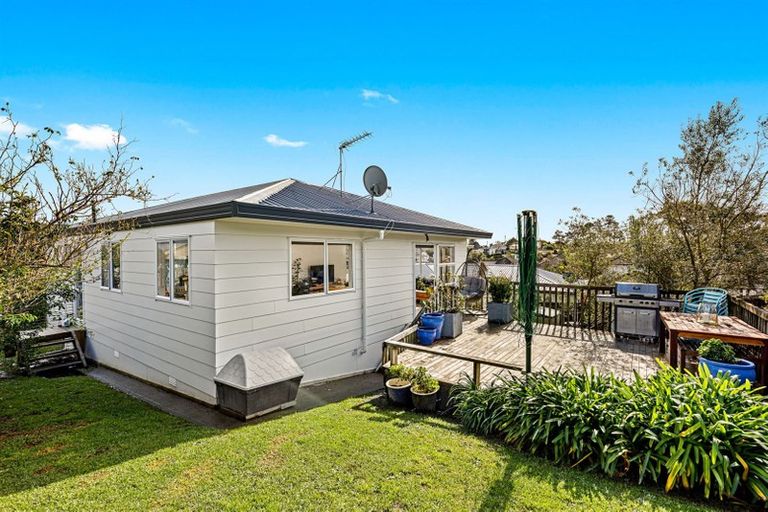 Photo of property in 2/11 Delamare Court, Sunnynook, Auckland, 0632