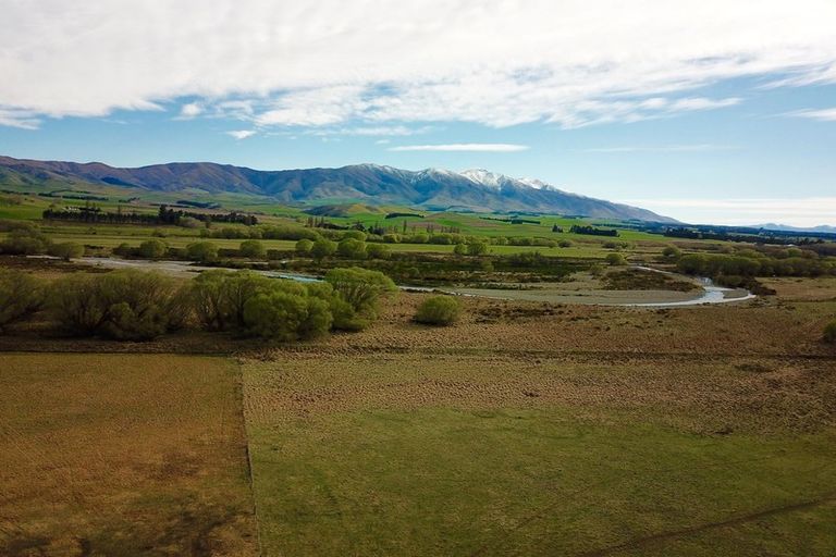 Photo of property in 307 Mchenrys Road, Hakataramea Valley, 9498