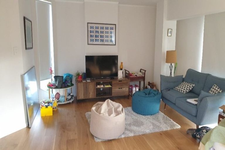 Photo of property in 4/45 Rawene Road, Birkenhead, Auckland, 0626