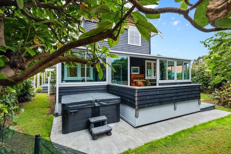 Photo of property in 112a Hine Street, New Plymouth, 4310