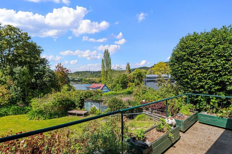 Photo of property in 33 Okareka Loop Road, Lake Okareka, Rotorua, 3076