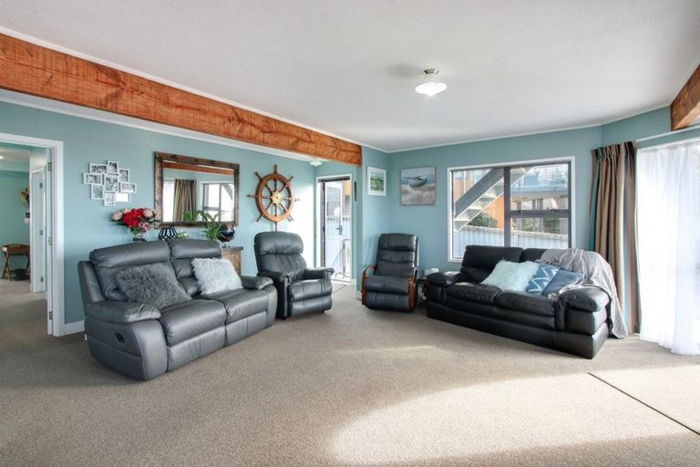 Photo of property in 2/29 The Esplanade, Westshore, Napier, 4110