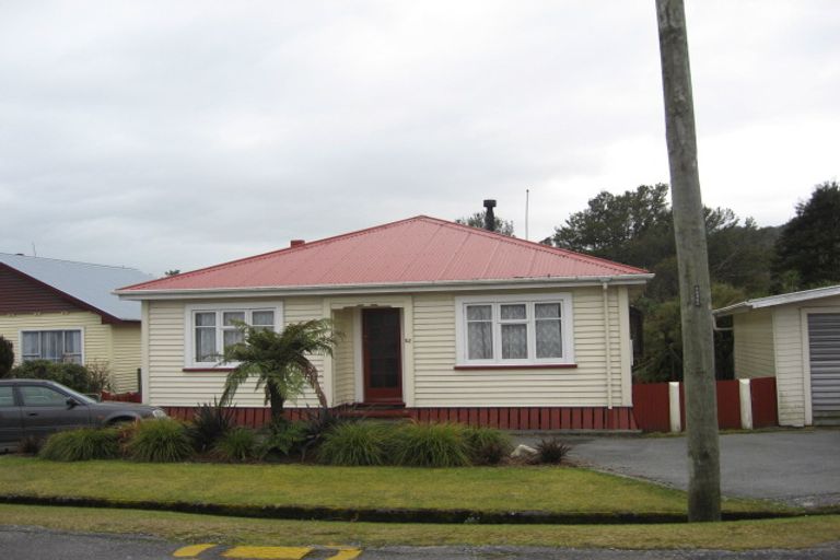 Photo of property in 56 Inverness Street, Dunollie, Runanga, 7803