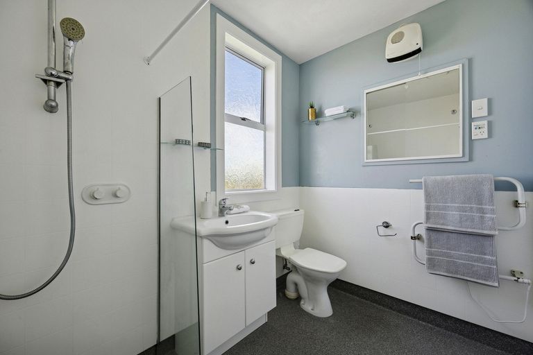 Photo of property in 17 Carnarvon Street, Belleknowes, Dunedin, 9011