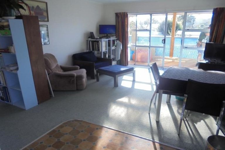 Photo of property in 2/33 O'donn Avenue, Beach Haven, Auckland, 0626