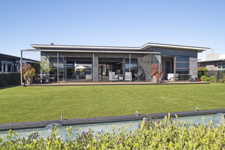 Photo of property in 9 Pukenamu Road, Rainbow Point, Taupo, 3330