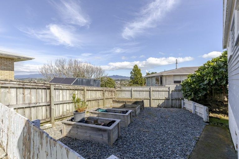 Photo of property in 3 Tay Street, Spotswood, New Plymouth, 4310
