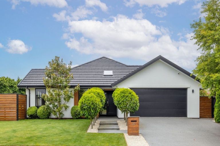 Photo of property in 32 Carmichael Street, Rangiora, 7400