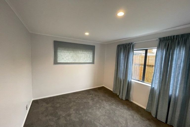 Photo of property in 2/55 Northcote Road, Hillcrest, Auckland, 0627