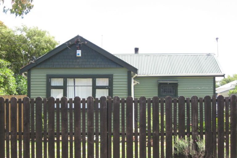 Photo of property in 16 Cheviot Street, Spreydon, Christchurch, 8024