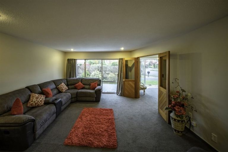 Photo of property in 23 Althorp Place, Avonhead, Christchurch, 8042