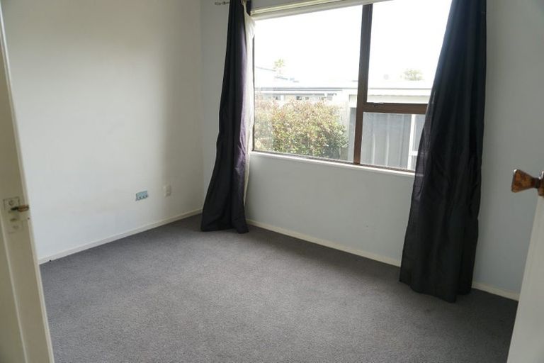 Photo of property in 2/170 Old Wairoa Road, Papakura, 2110