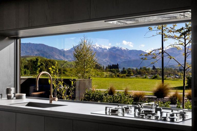 Photo of property in Kawarau Heights, 14 Kawarau Heights Boulevard, Lake Hayes, Queenstown, 9304