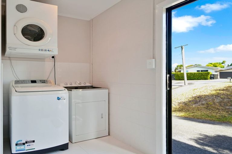 Photo of property in 78a Wharf Road, Te Atatu Peninsula, Auckland, 0610