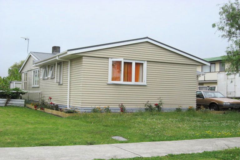 Photo of property in 16 Harvard Place, Mangere, Auckland, 2022