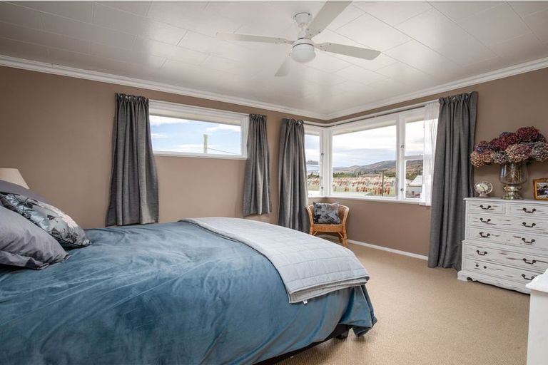 Photo of property in 107 Branxholm Street, Roxburgh, 9500