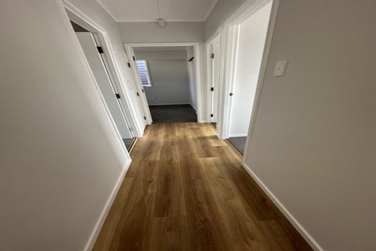 Photo of property in 25b Borrowdace Avenue, Botany Downs, Auckland, 2010