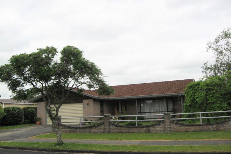 Photo of property in 182 Walter Strevens Drive, Conifer Grove, Takanini, 2112