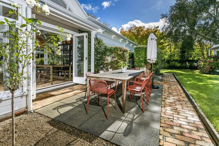 Photo of property in 49b Roland Road, Greenhithe, Auckland, 0632