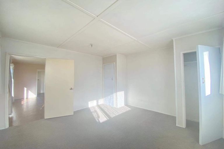 Photo of property in 118 Rathgar Road, Henderson, Auckland, 0610