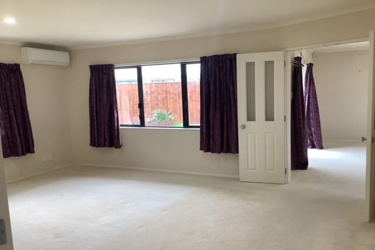 Photo of property in 37 De Menech Grove, Avalon, Lower Hutt, 5011