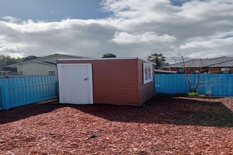 Photo of property in 11 Iredale Road, Hawera, 4610